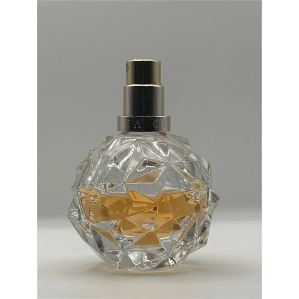 Ariana Grande Ari Eauu de Parfumm 30ML